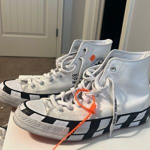 Off- White Converse sz 8.5M 10.5W